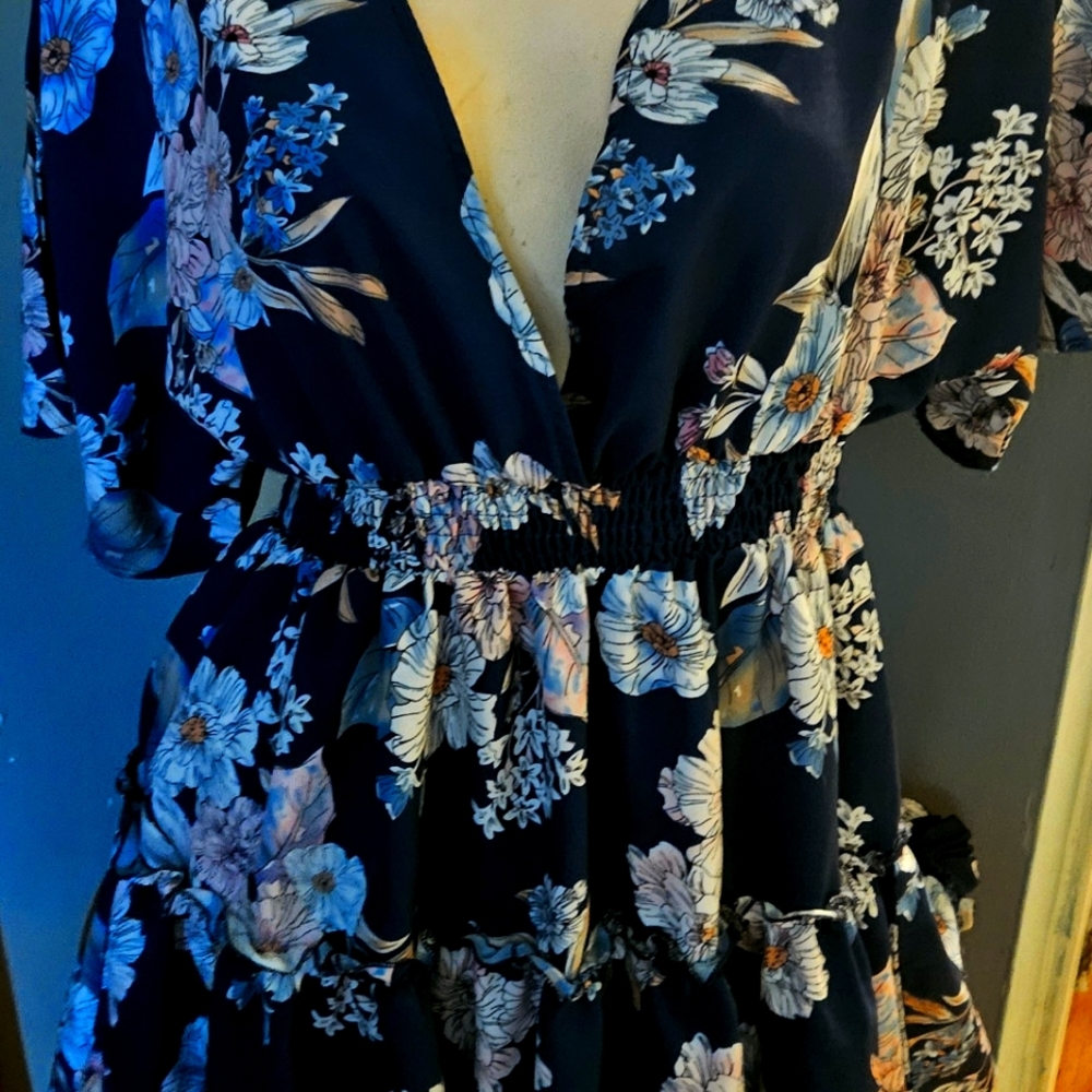 Ladies Size Lrg Beautiful Lined Komonno Dress